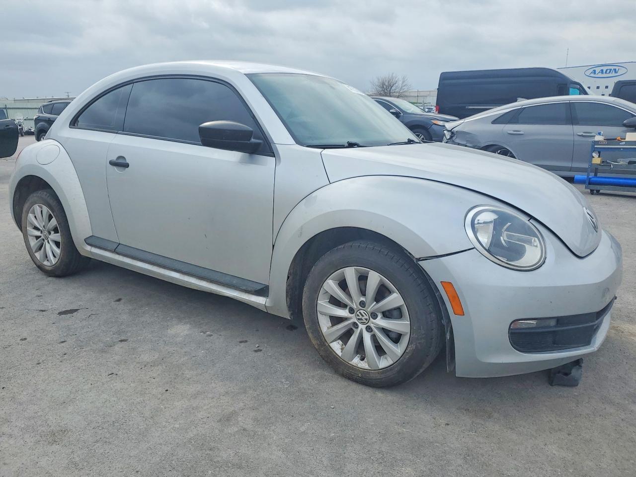 2016 Volkswagen Beetle 1.8T - Фото 4