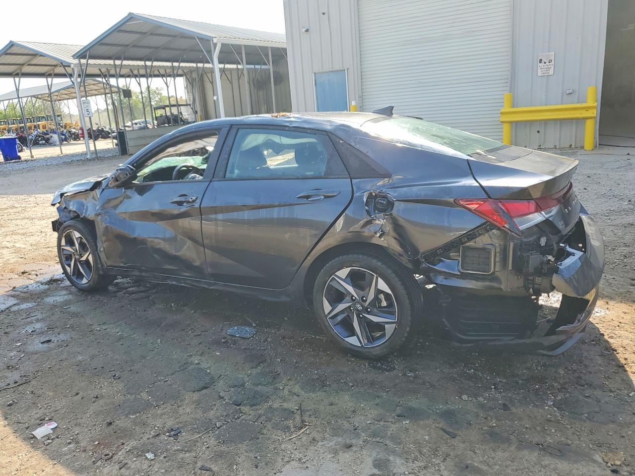 2023 Hyundai Elantra Sel - Фото 2