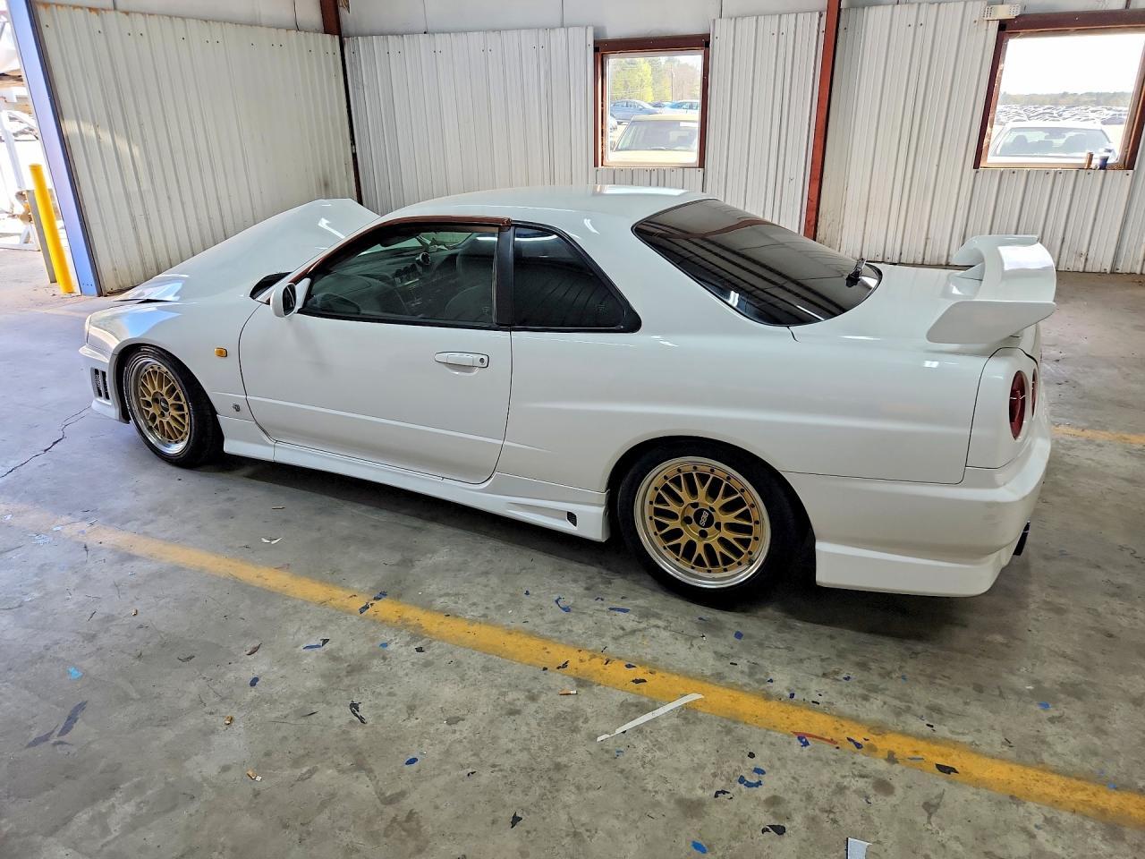 2000 Nissan Skyline - Фото 2