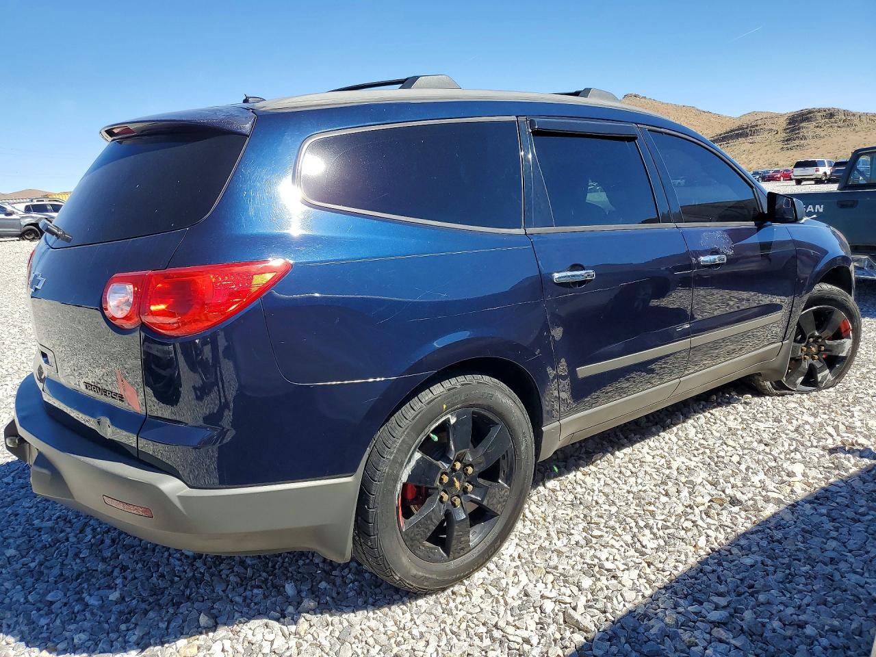 2011 Chevrolet Traverse Ls - Фото 3