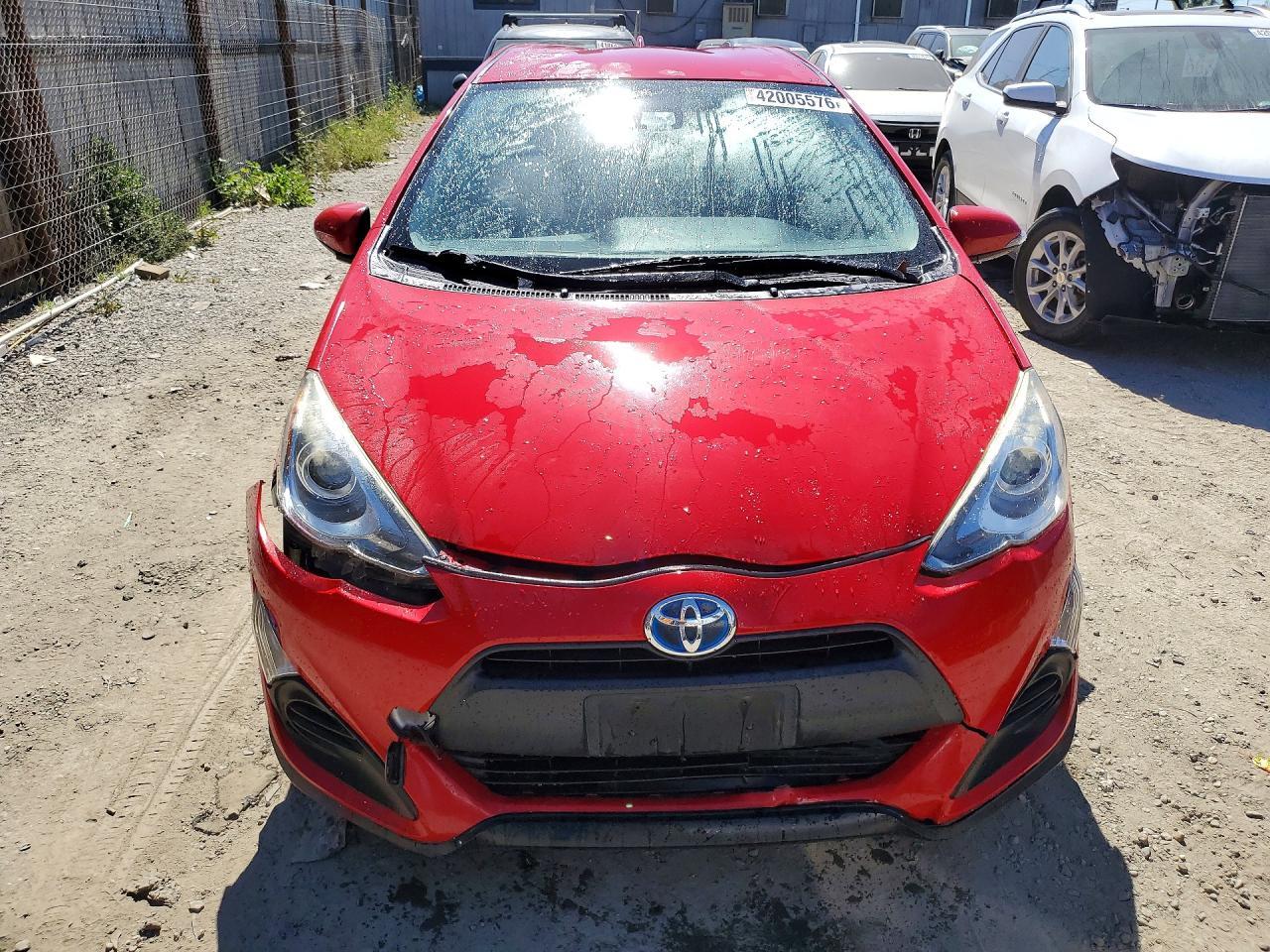 2017 Toyota Prius C Two - Image 5
