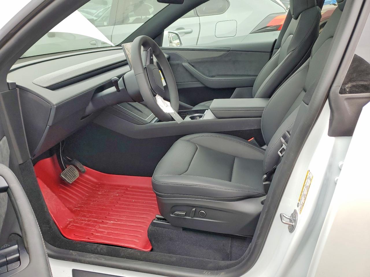 2026 Tesla Model Y - Image 7
