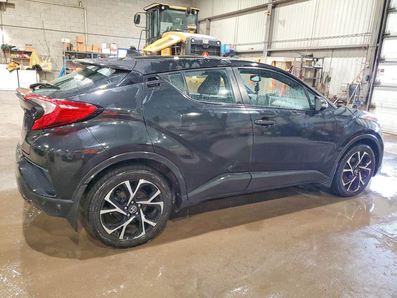 2018 Toyota C-Hr Xle - Image 3