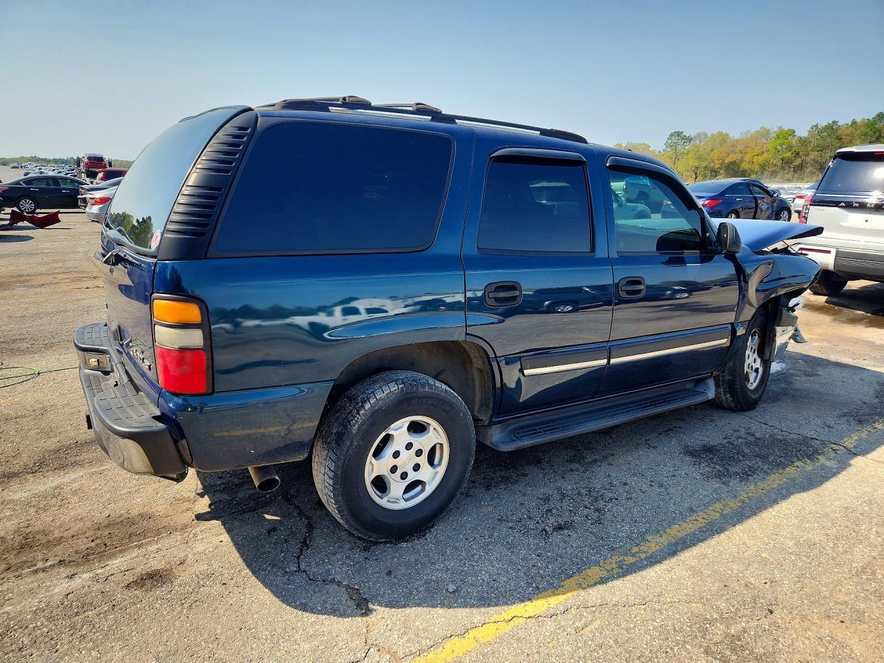 2005 Chevrolet Tahoe C1500 - Image 3