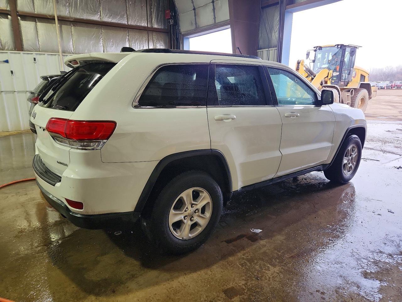 2015 Jeep Grand Cherokee Laredo - Image 3