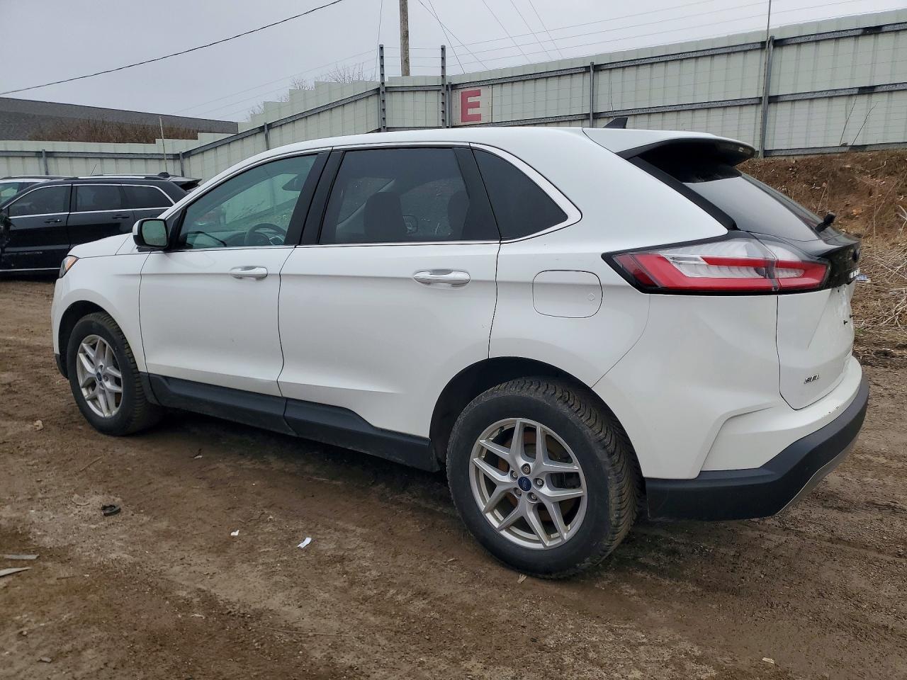 2022 Ford Edge Sel Awd - Image 2