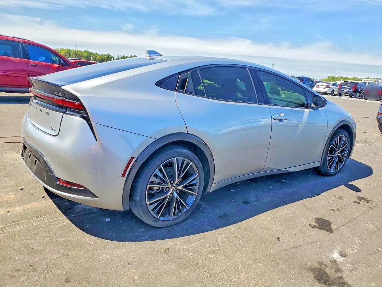2024 Toyota Prius Xle - Image 3