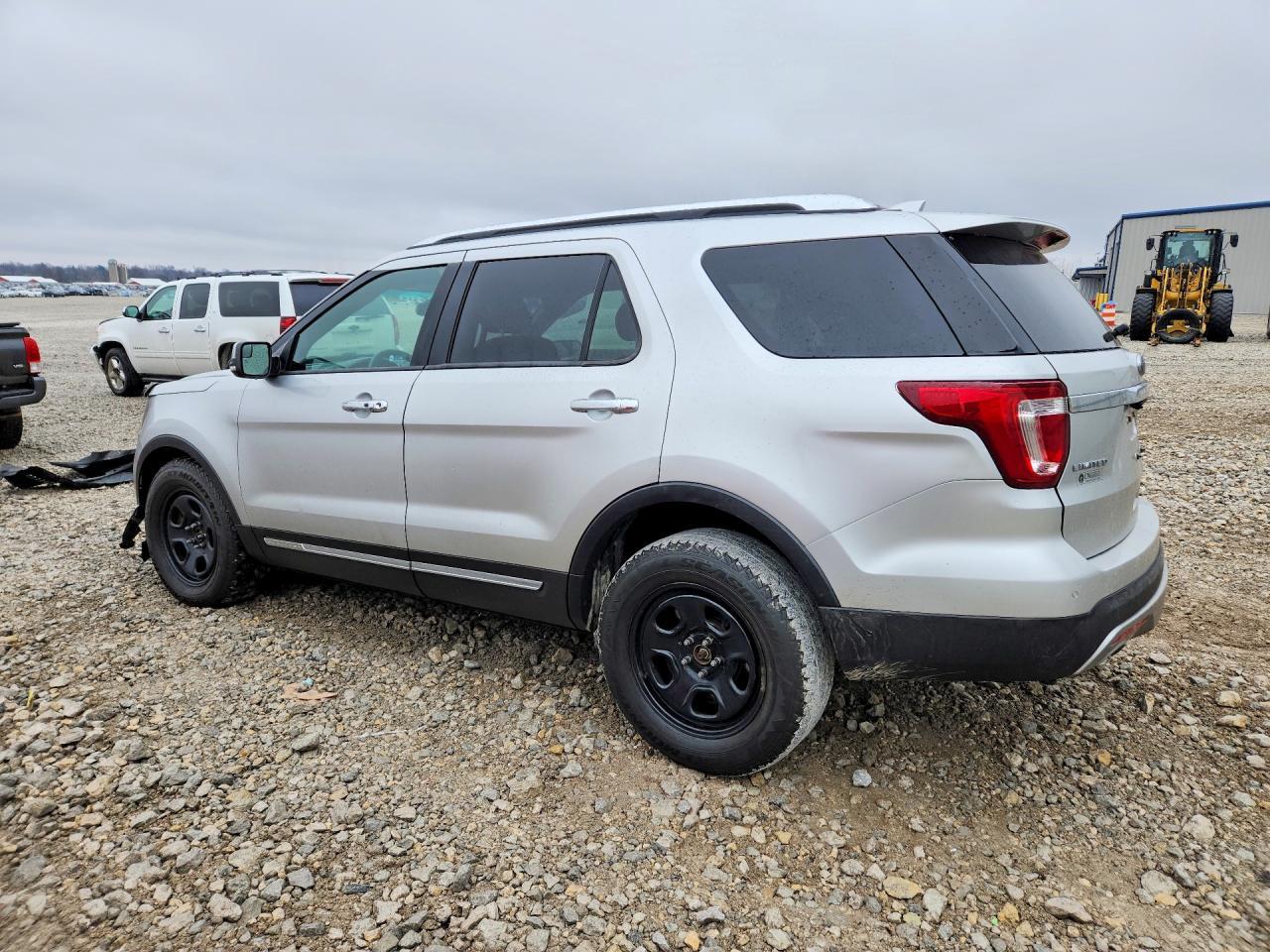2016 Ford Explorer Limited - Image 2