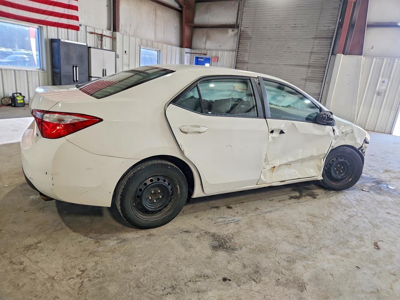 2015 Toyota Corolla Le - Фото 3