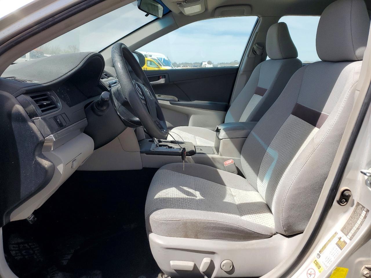 2012 Toyota Camry Le - Image 7