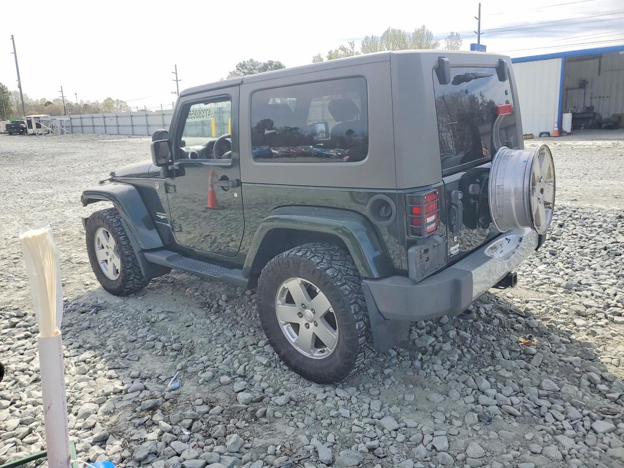 2010 Jeep Wrangler Sahara - Фото 2