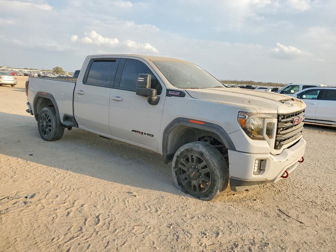 2023 GMC Sierra - Image 4