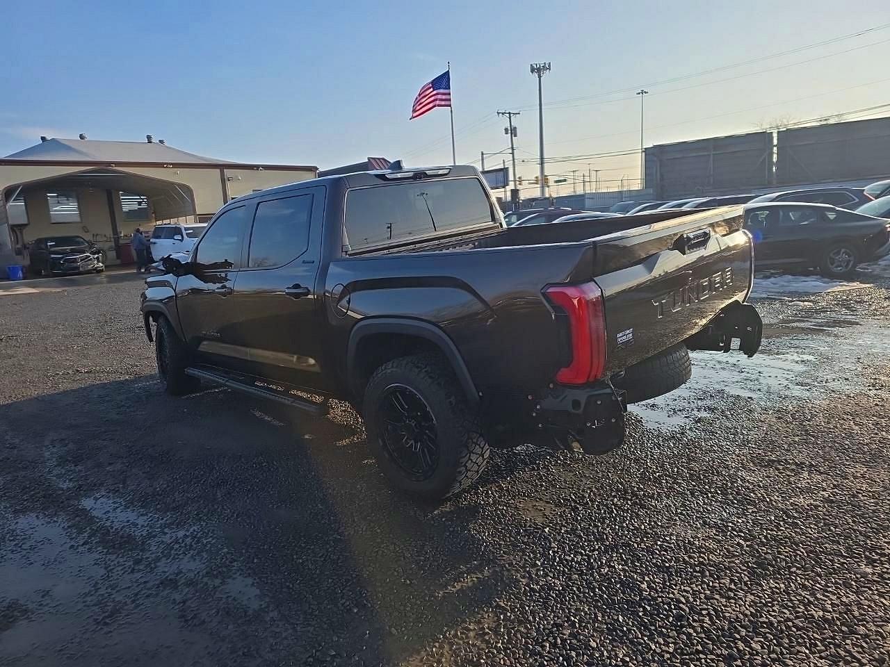 2024 Toyota Tundra Crewmax Limited - Фото 2