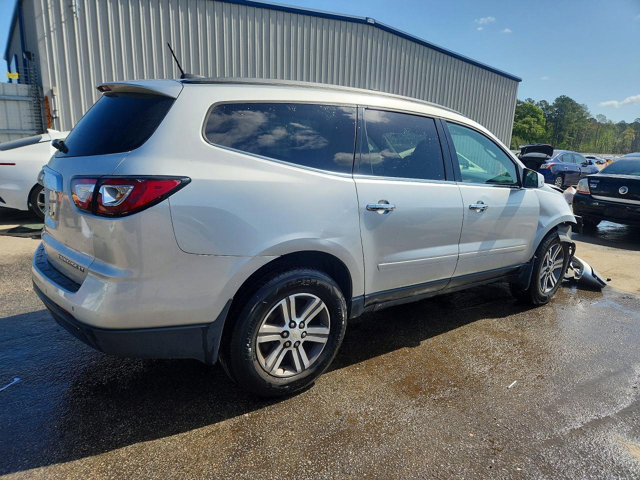 2016 Chevrolet Traverse Lt - Image 3