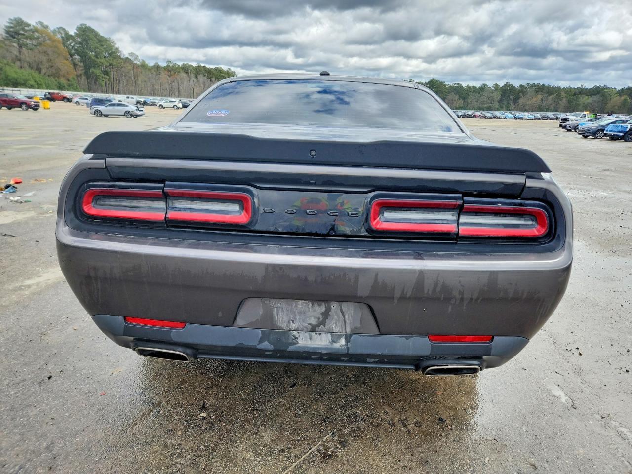 2022 Dodge Challenger Sxt - Image 6