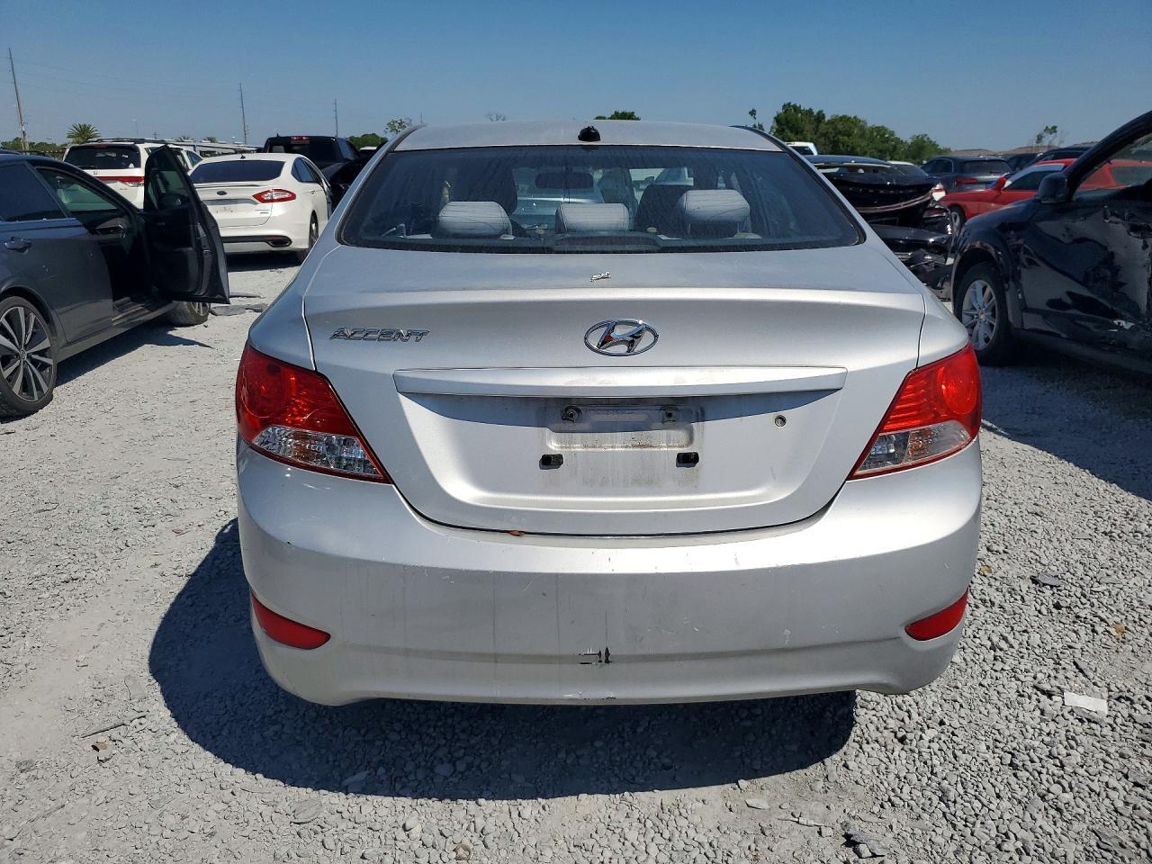 2013 Hyundai Accent Gls - Фото 6