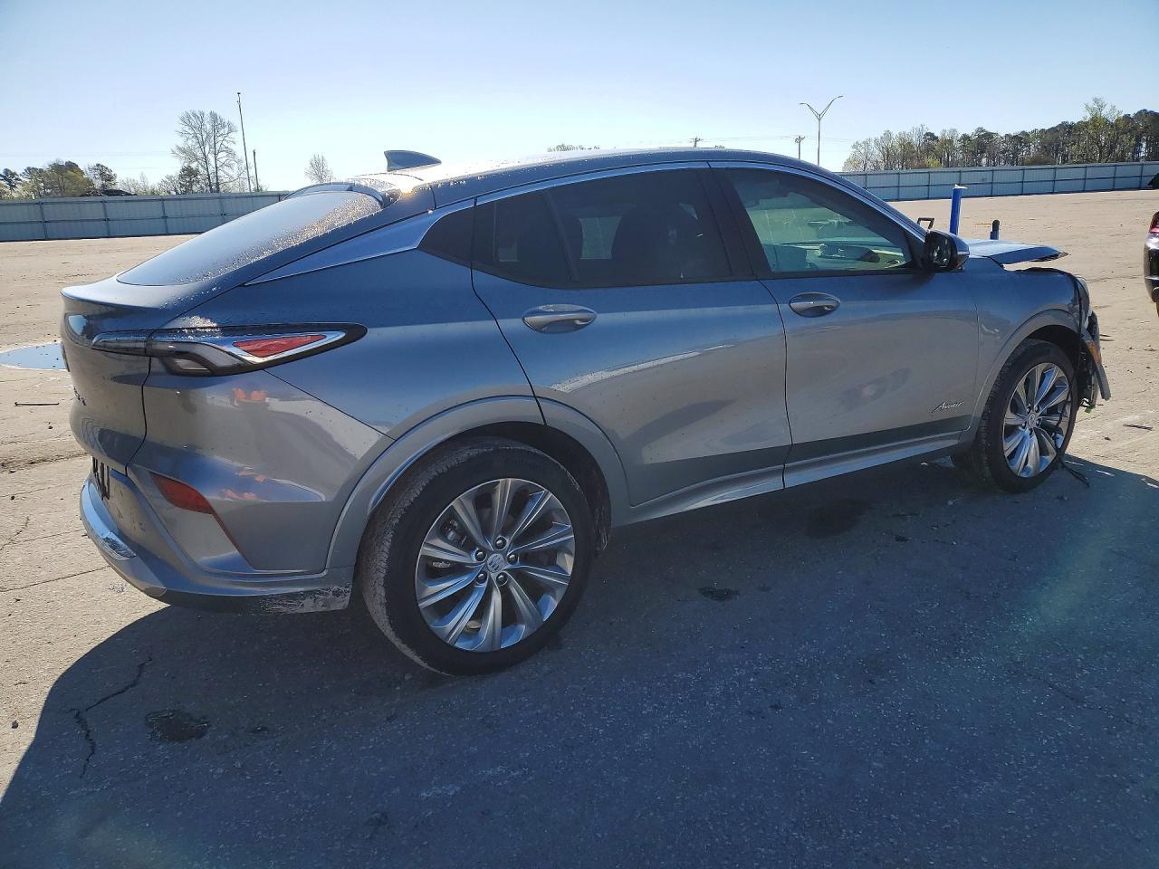 2025 Buick Envista Avenir - Image 3