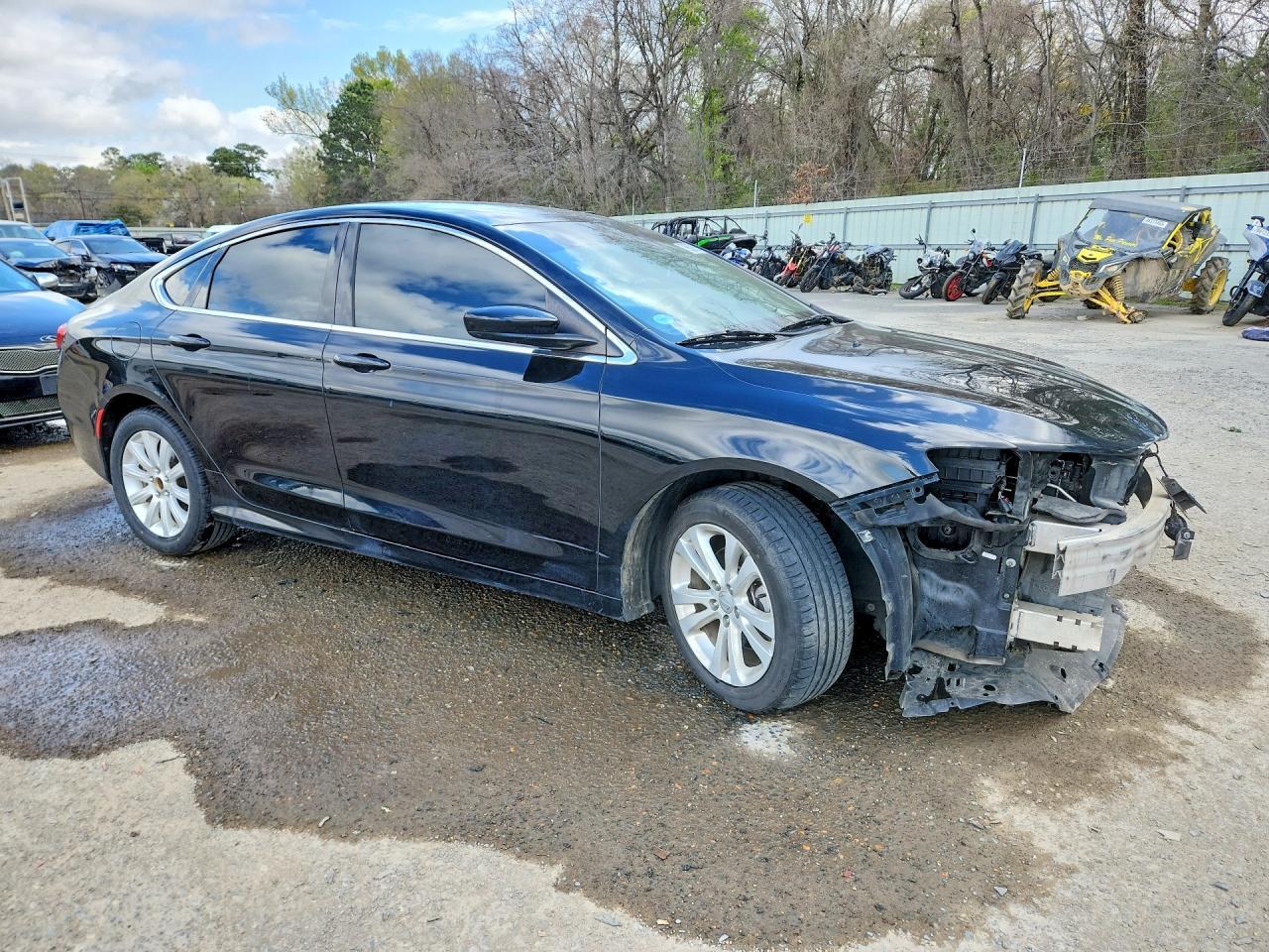 2017 Chrysler 200 Limited - Image 4