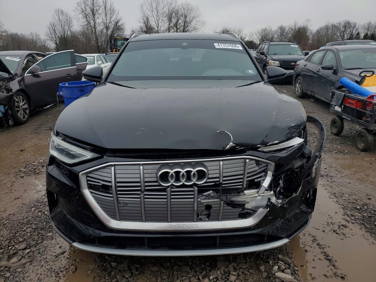 2022 Audi E-Tron Premium - Фото 5