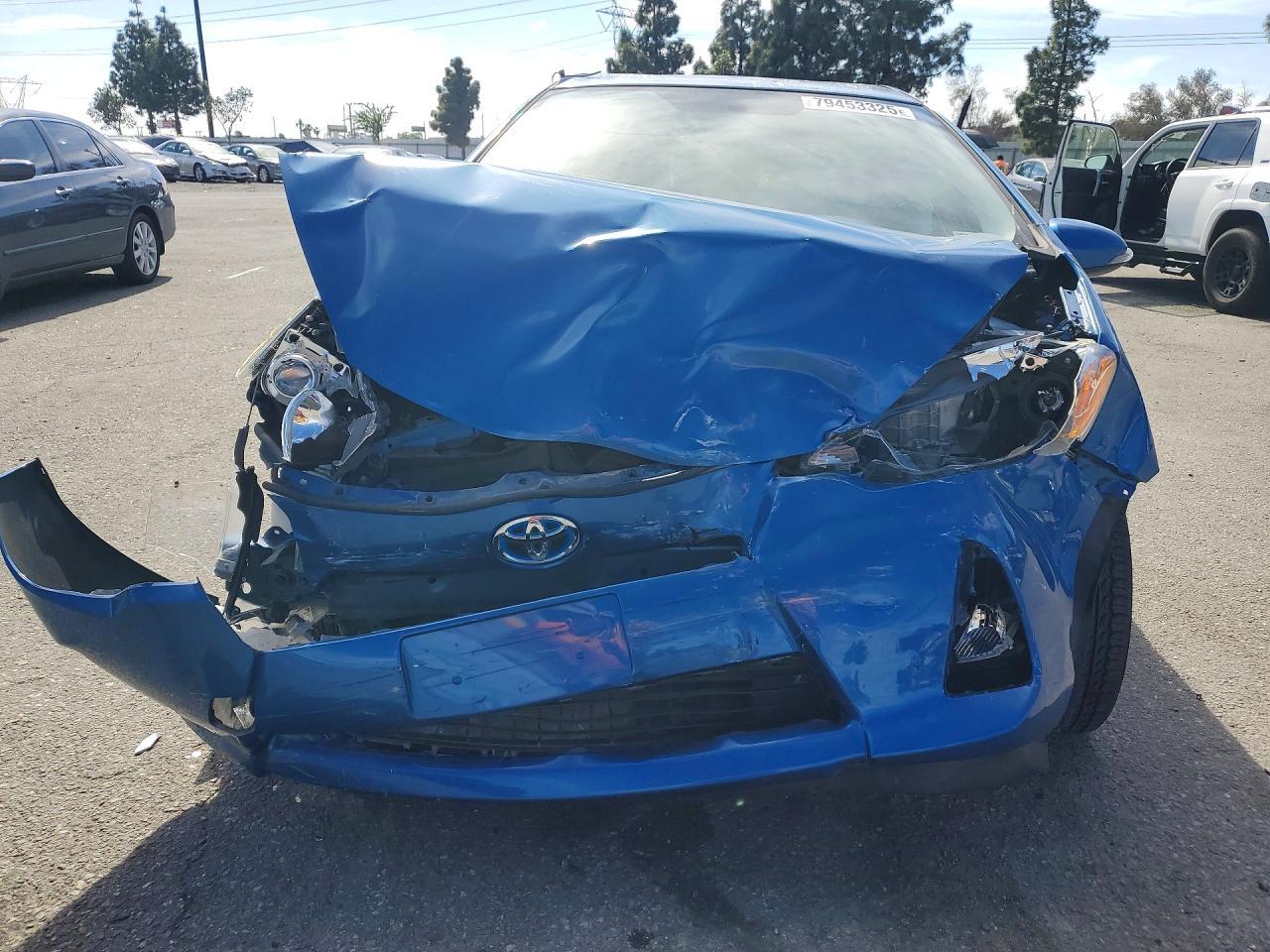 2014 Toyota Prius C One - Image 5