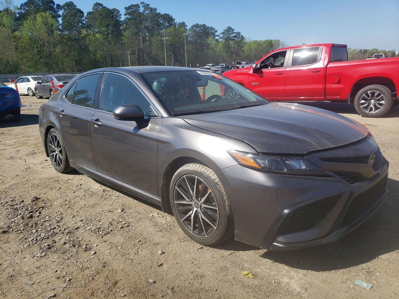 2021 Toyota Camry Se - Image 4
