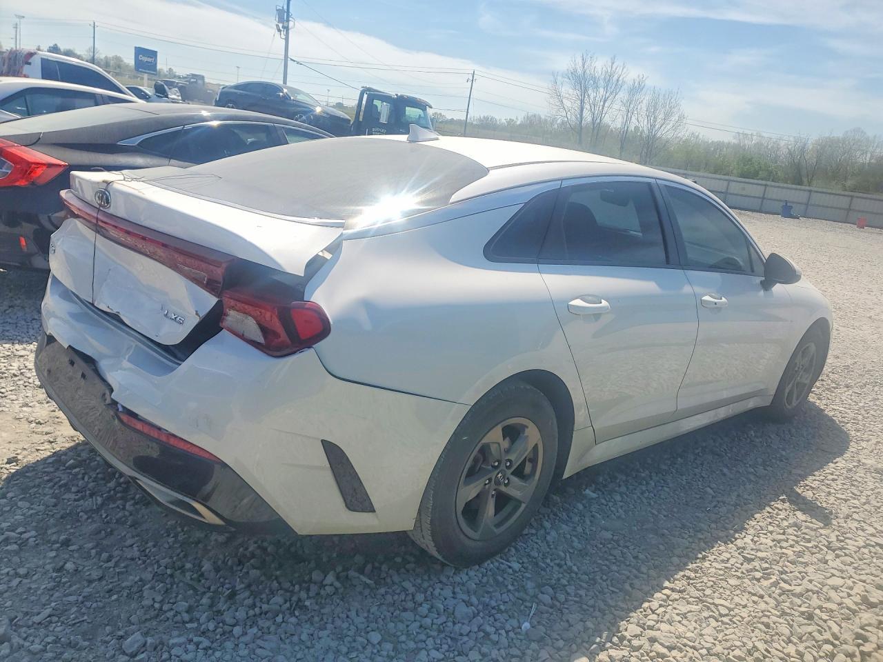 2021 Kia K5 Lxs - Фото 3
