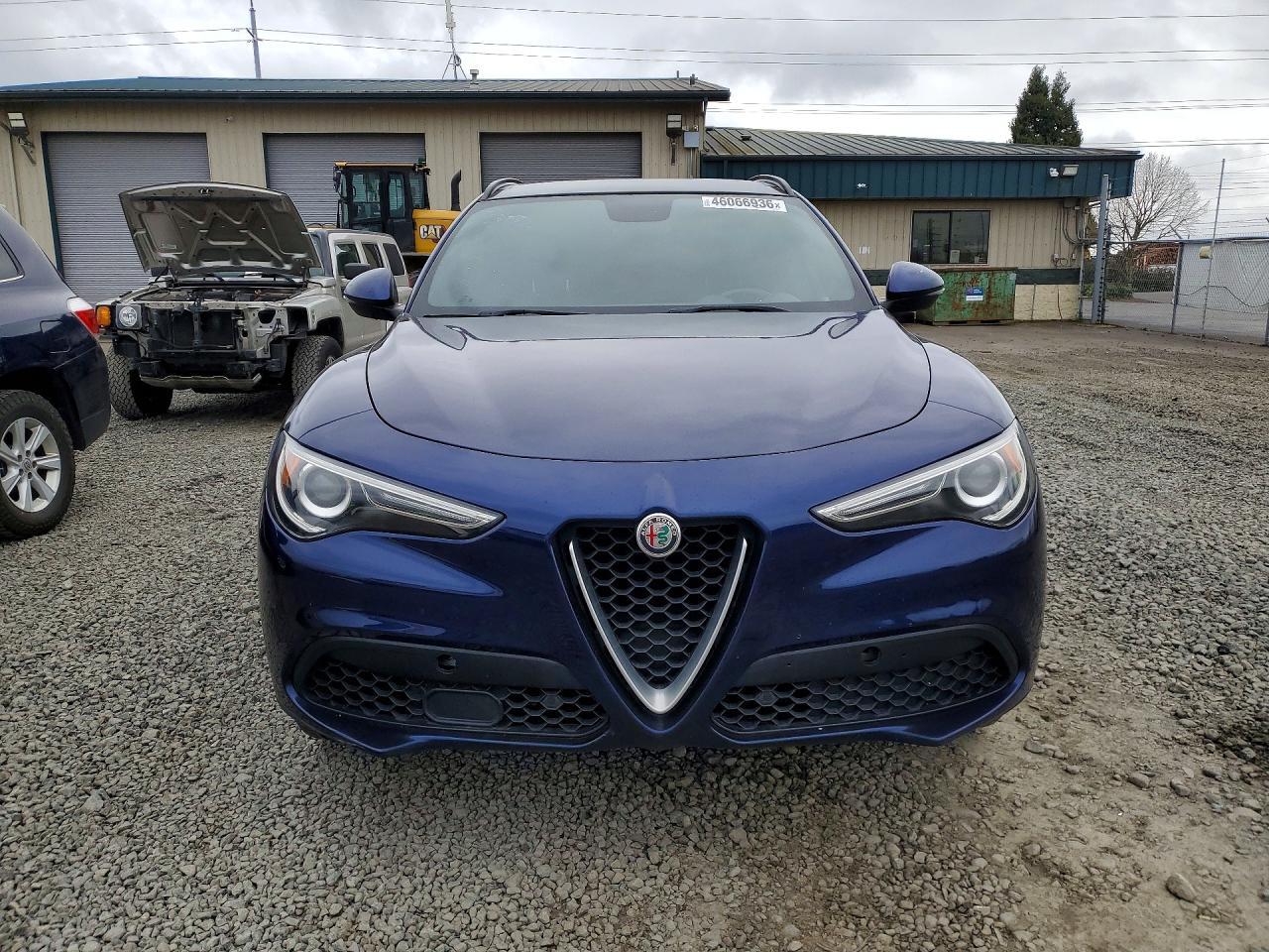 2018 Alfa Romeo Stelvio Ti Sport - Image 5