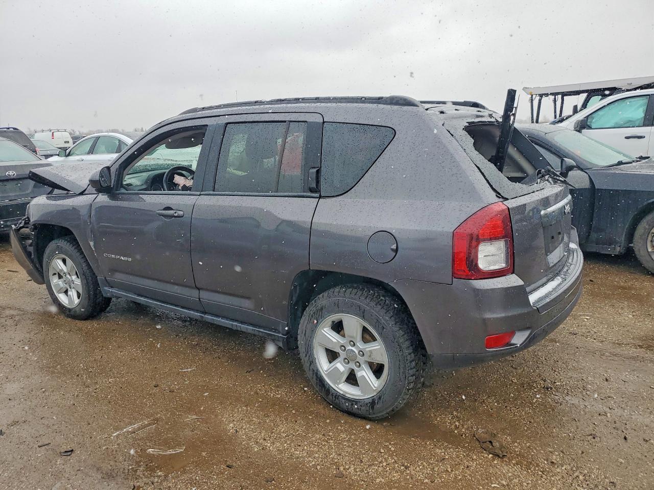 2017 Jeep Compass Latitude - Image 2