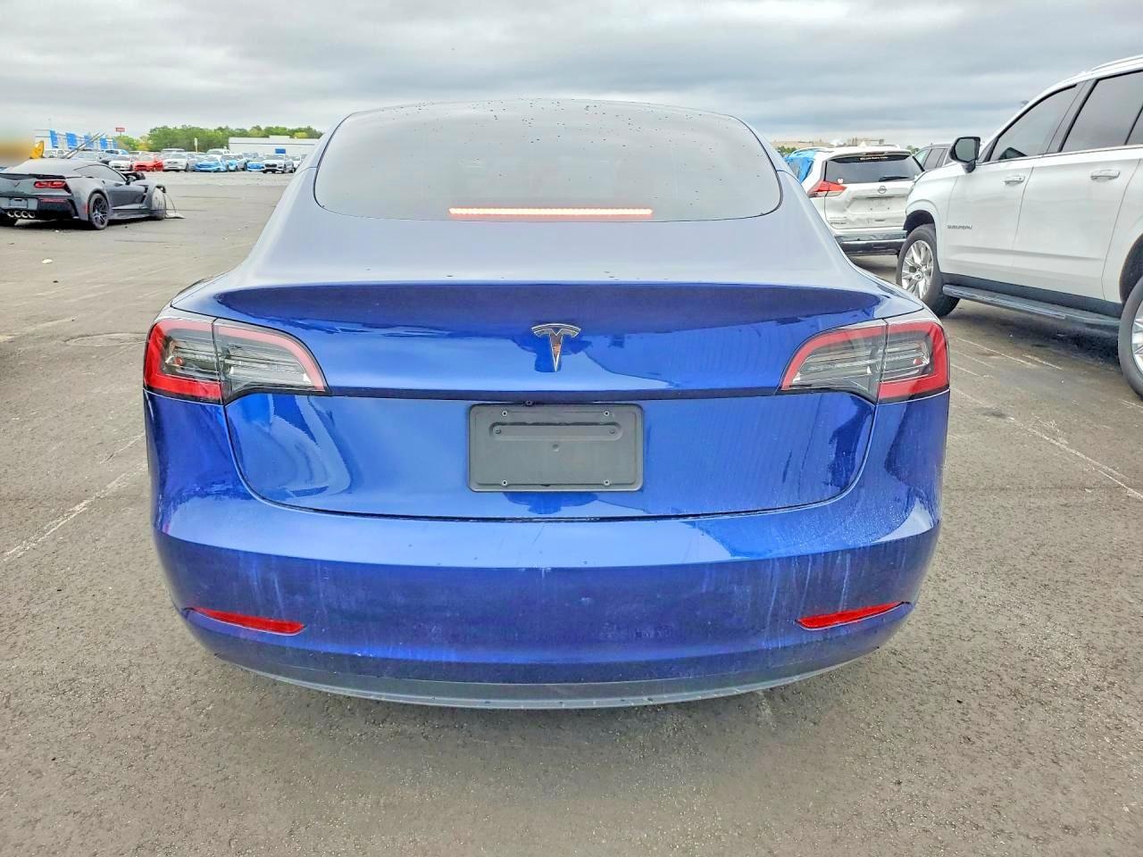 2023 Tesla Model 3 - Фото 6