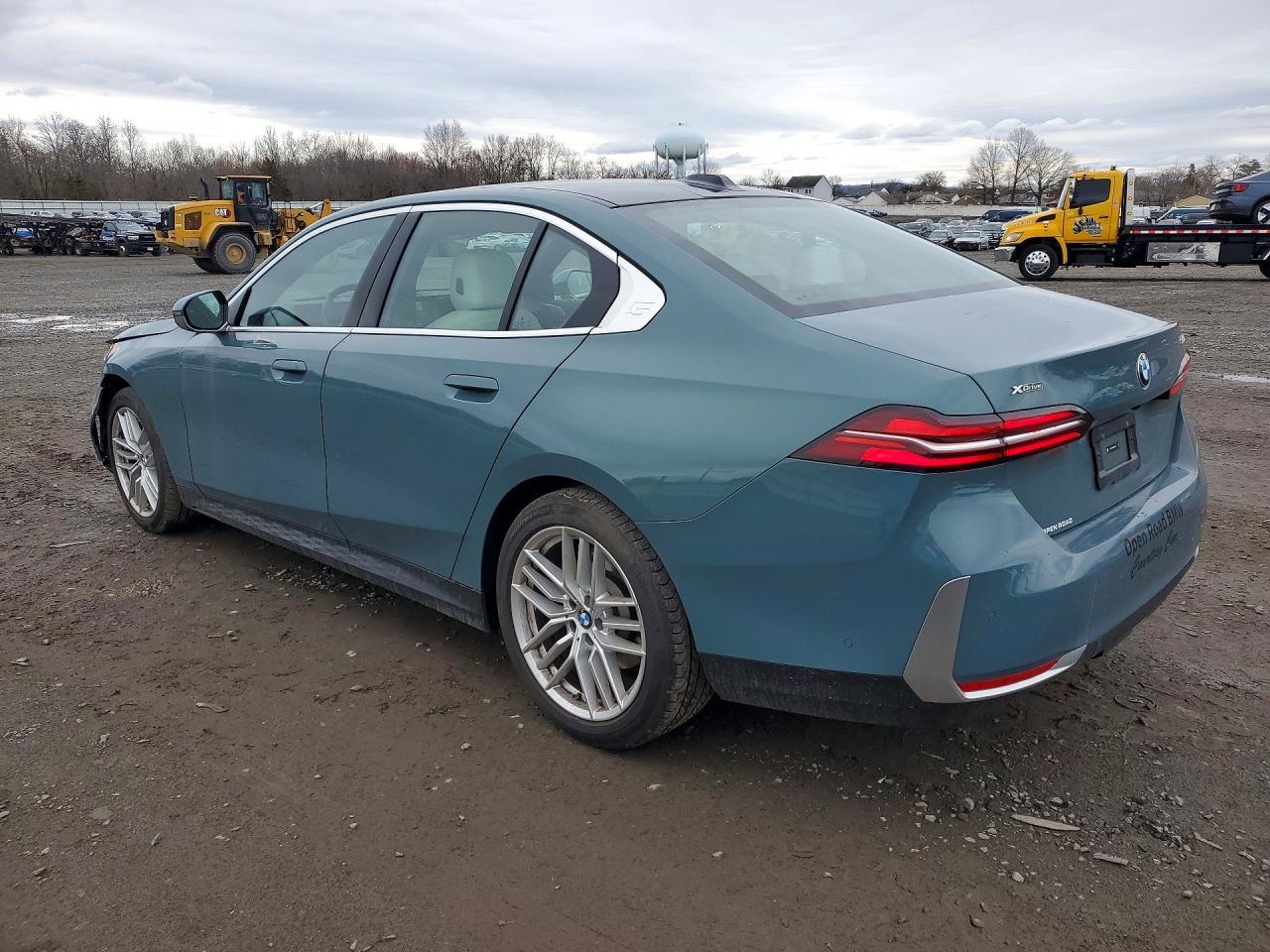 2025 BMW 530 Xi - Фото 2