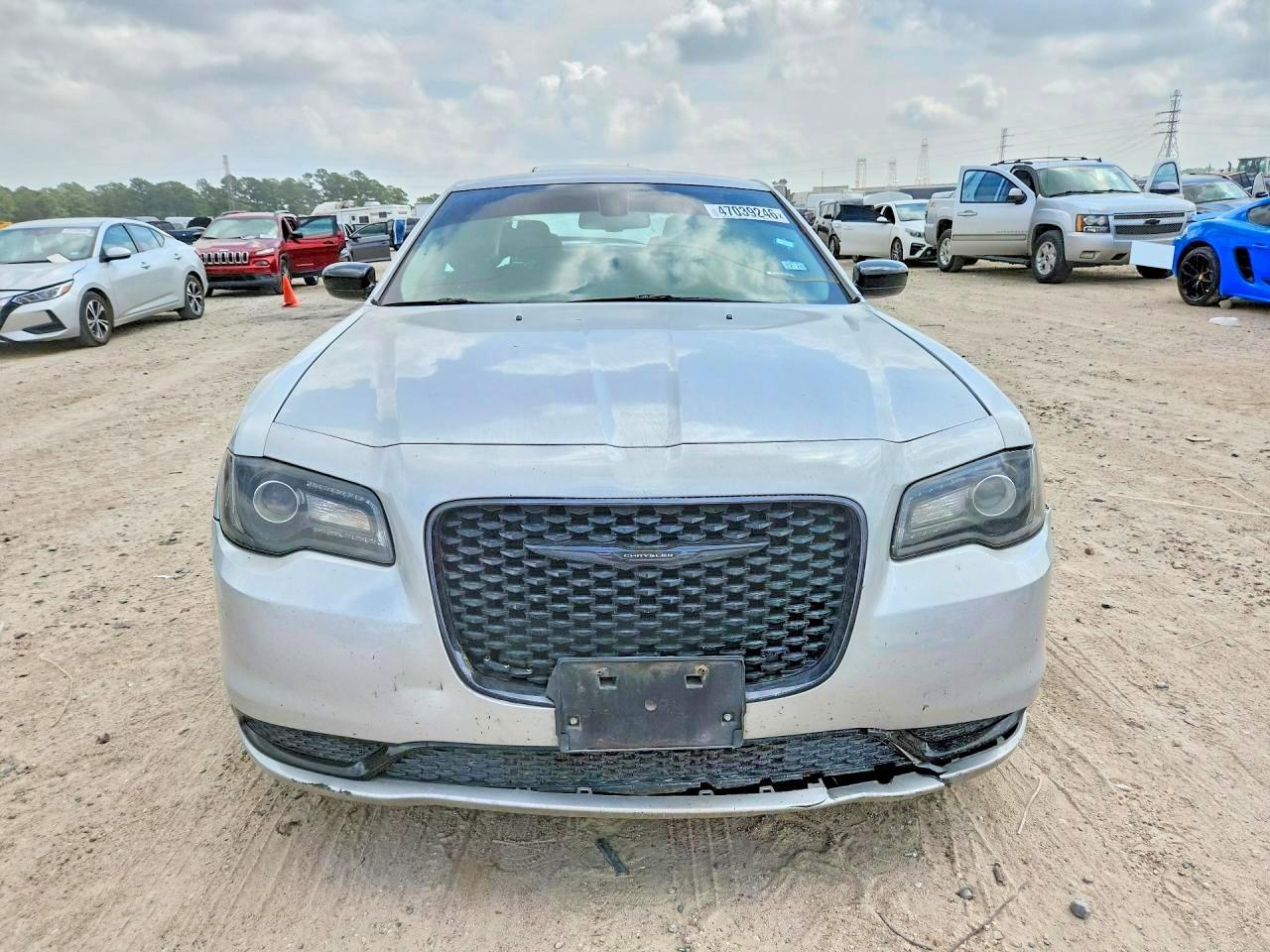 2022 Chrysler 300 Touring - Фото 5