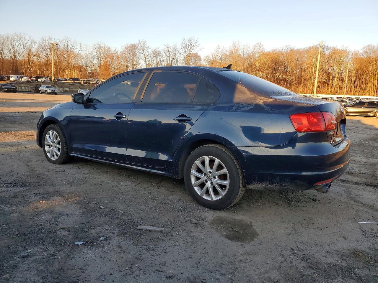 2011 Volkswagen Jetta Se - Фото 2