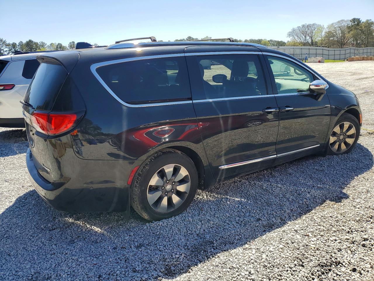 2018 Chrysler Pacifica Hybrid Limited - Фото 3