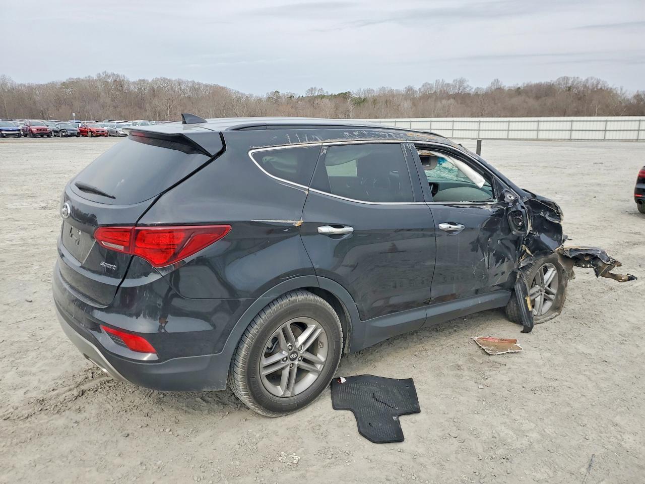 2017 Hyundai Santa Fe Sport 2.4L - Image 3