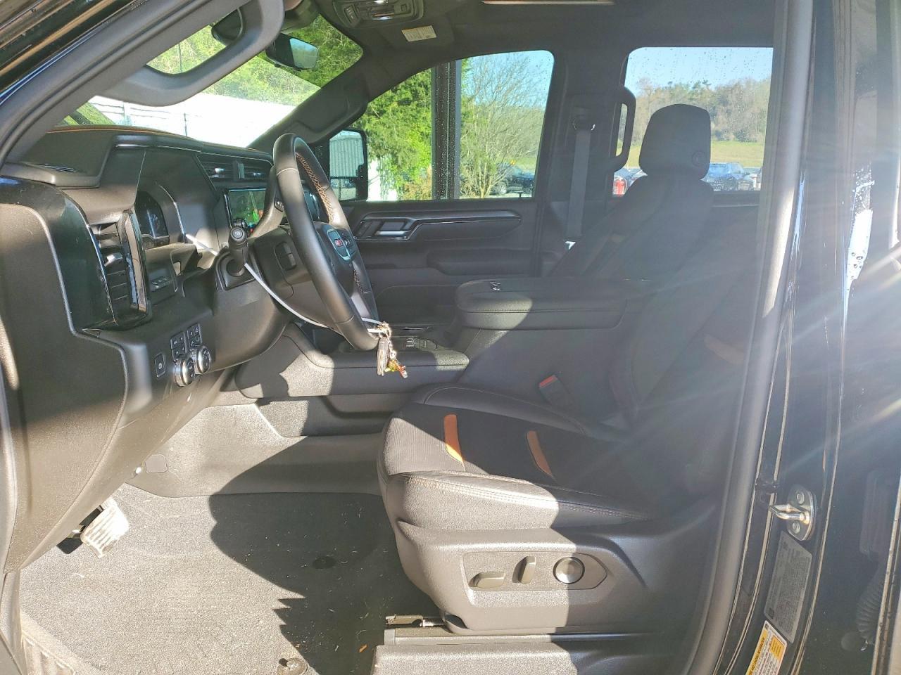 2025 GMC Sierra K2500 At4 - Image 7