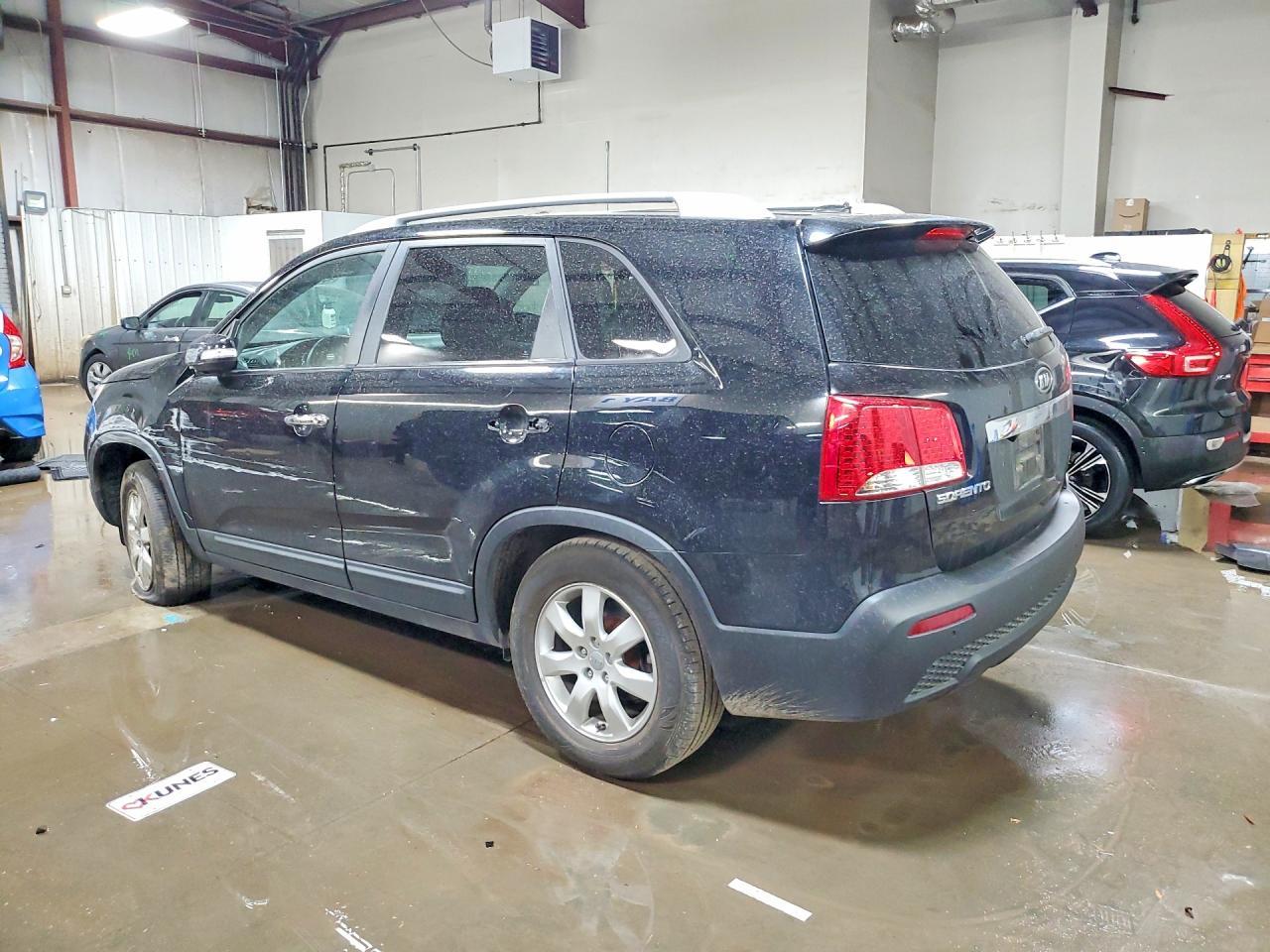 2012 Kia Sorento Lx - Фото 2