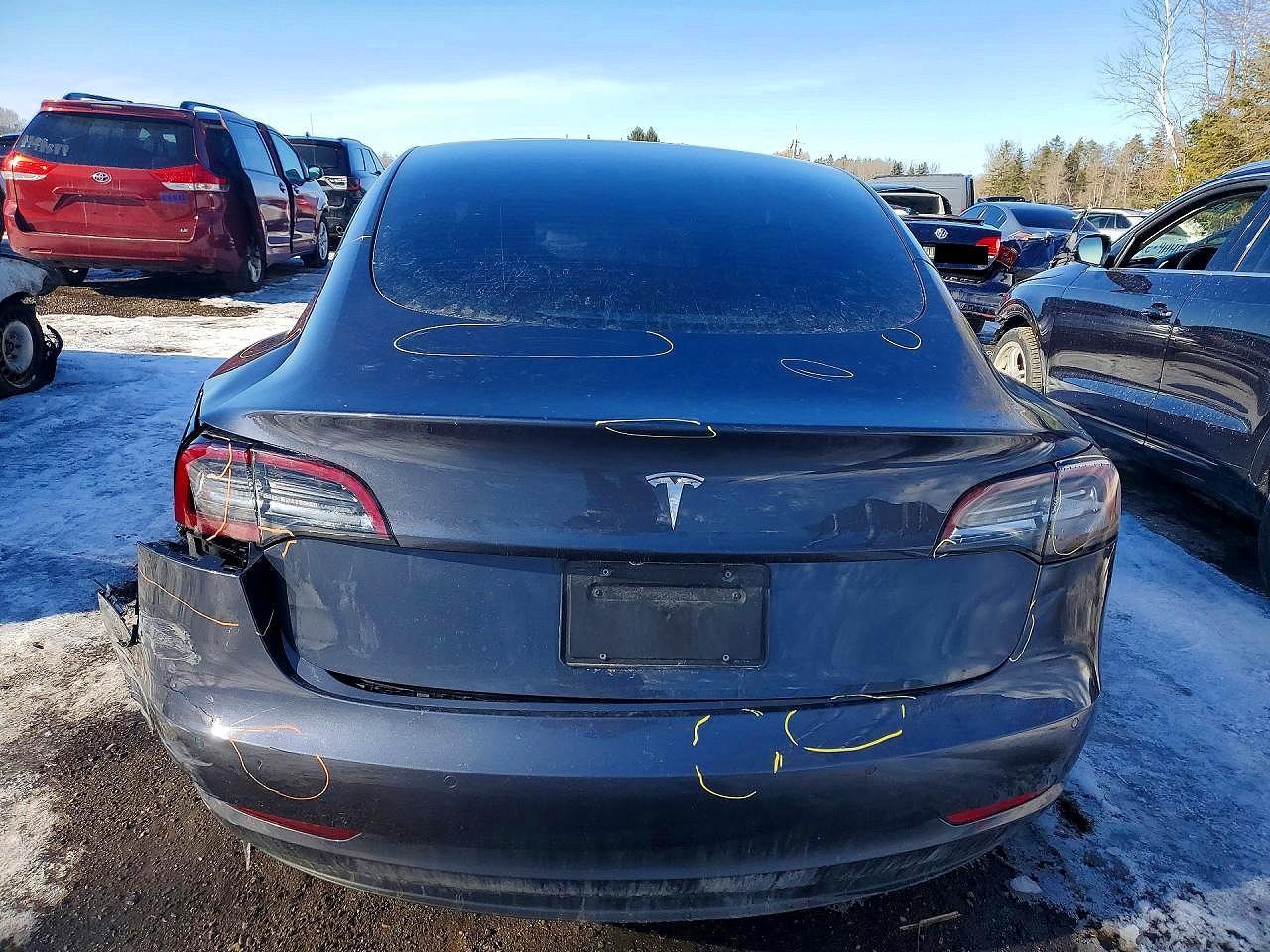 2022 Tesla Model 3 - Фото 6