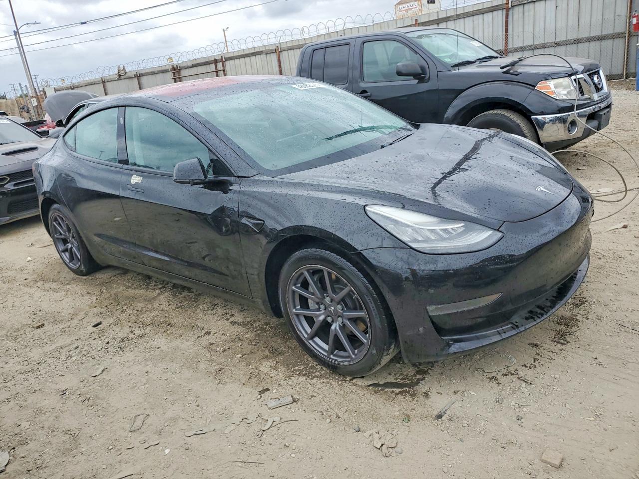 2017 Tesla Model 3 - Фото 4