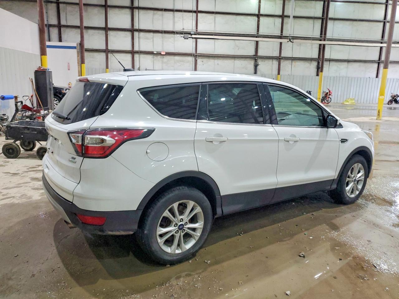 2017 Ford Escape Se - Фото 3