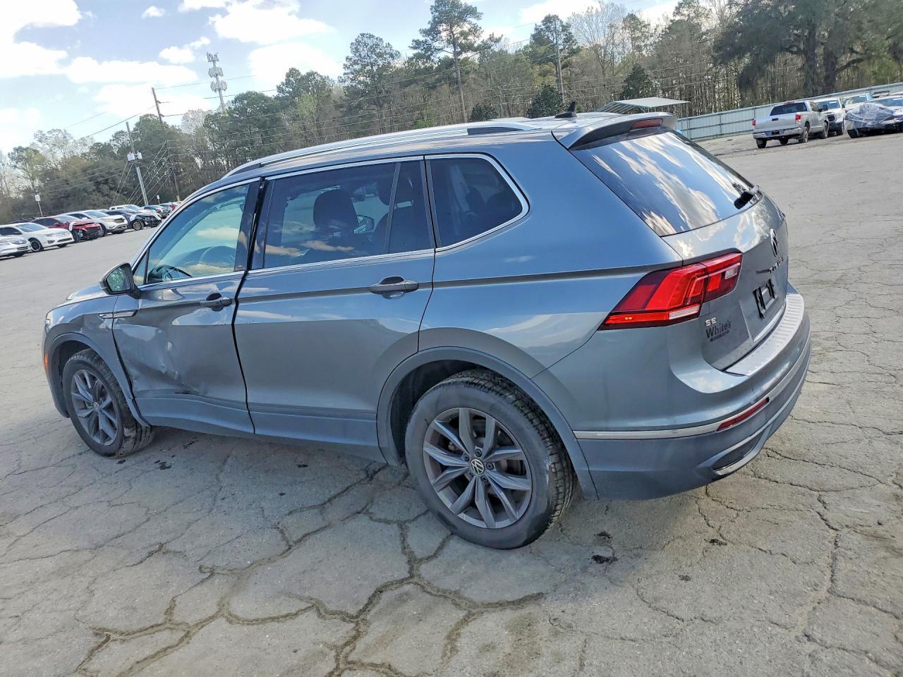 2022 Volkswagen Tiguan Se - Фото 2
