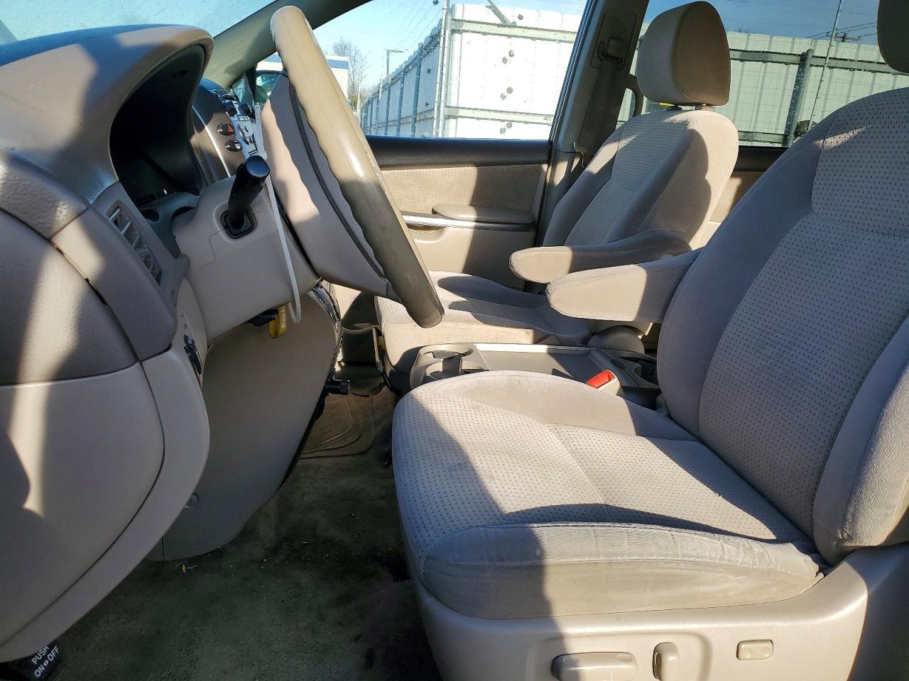 2009 Toyota Sienna Le - Фото 7