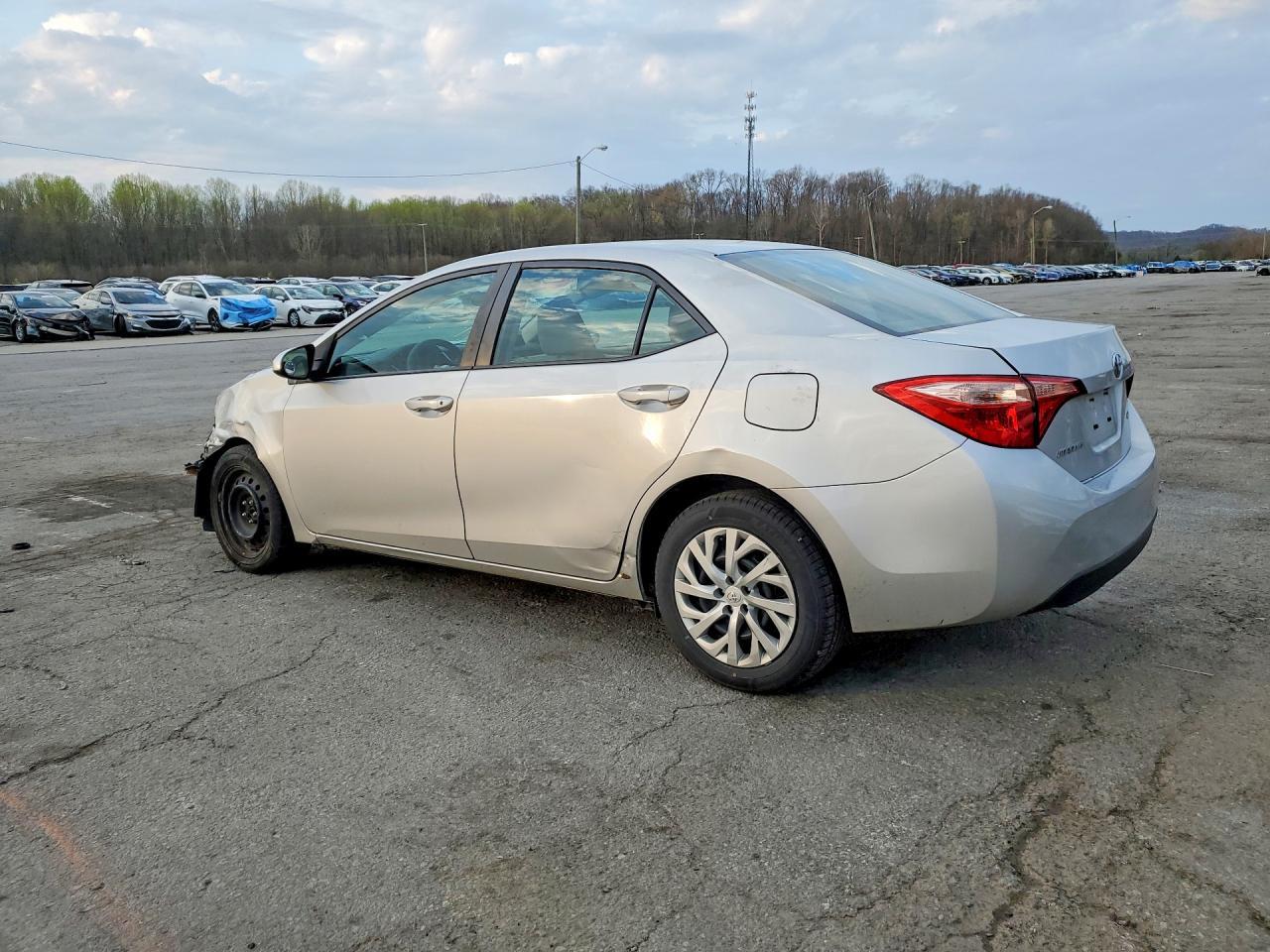 2018 Toyota Corolla Le - Фото 2