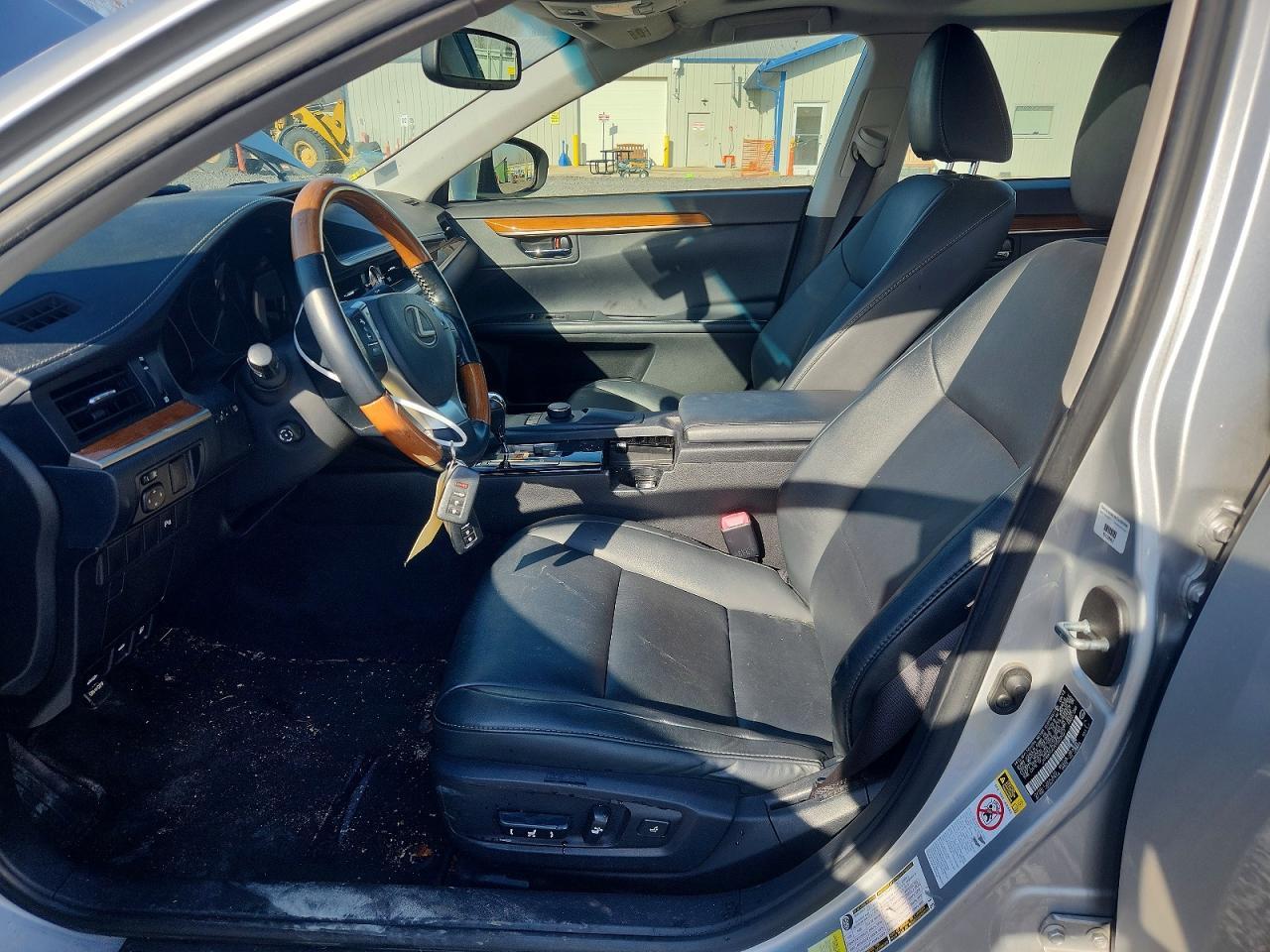 2013 Lexus Es 300H Base - Image 7