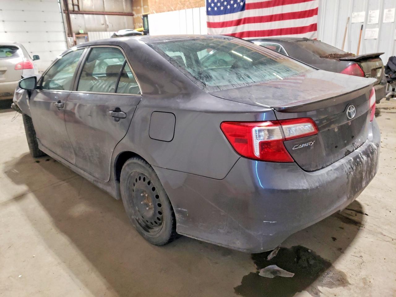 2014 Toyota Camry Se - Фото 2