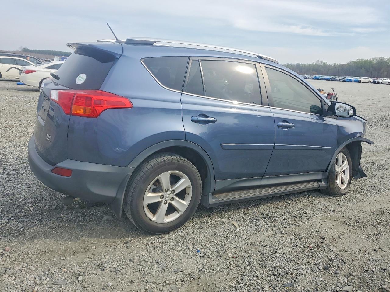 2014 Toyota Rav4 Xle - Image 3