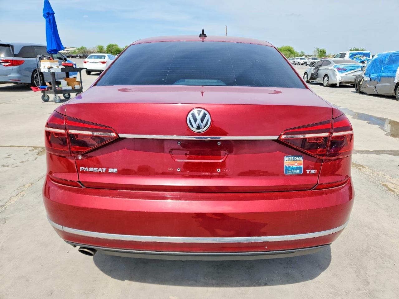 2017 Volkswagen Passat Se - Фото 6