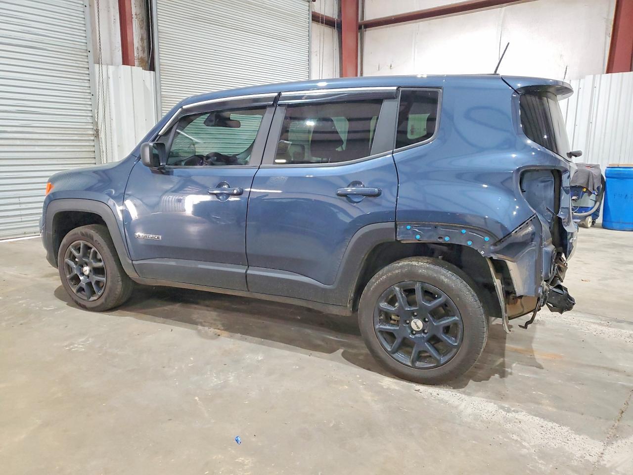 2023 Jeep Renegade Latitude - Фото 2
