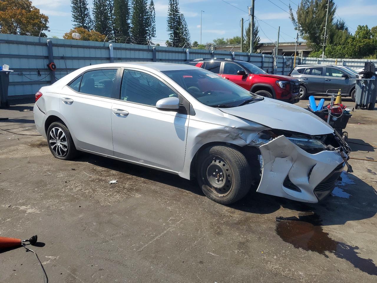 2017 Toyota Corolla Le - Image 4