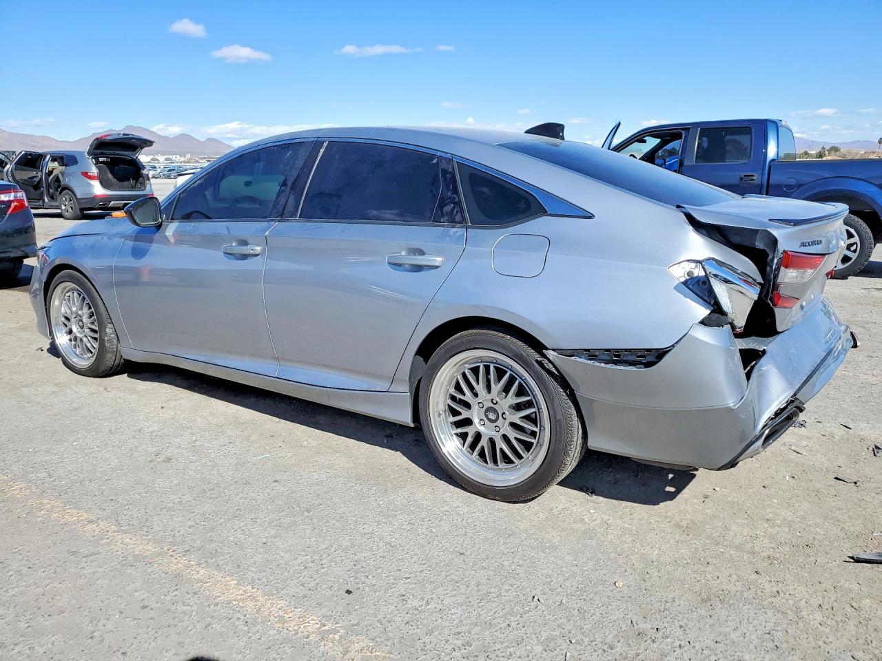 2021 Honda Accord Sport - Фото 2