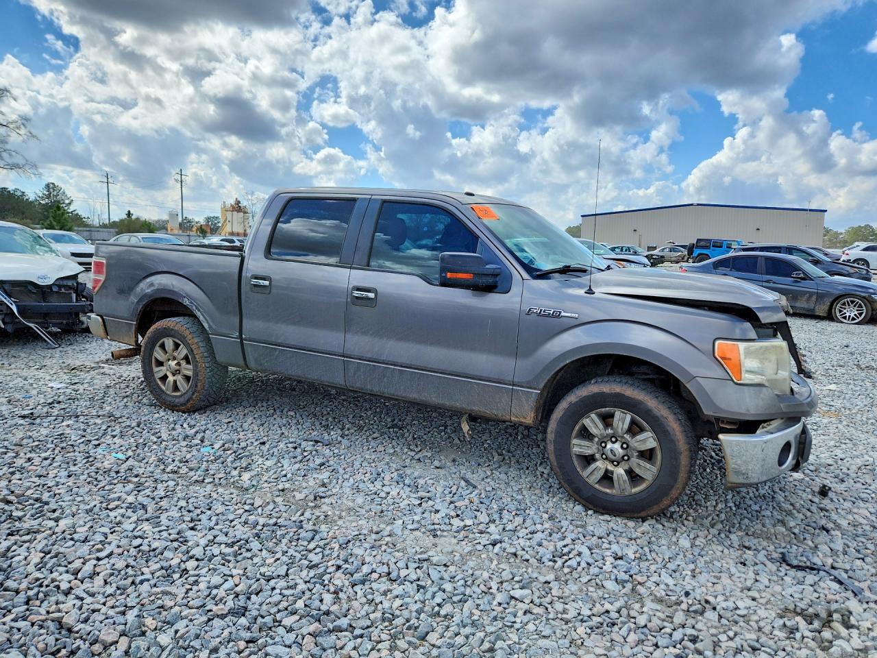2010 Ford F150 Supercrew - Image 4